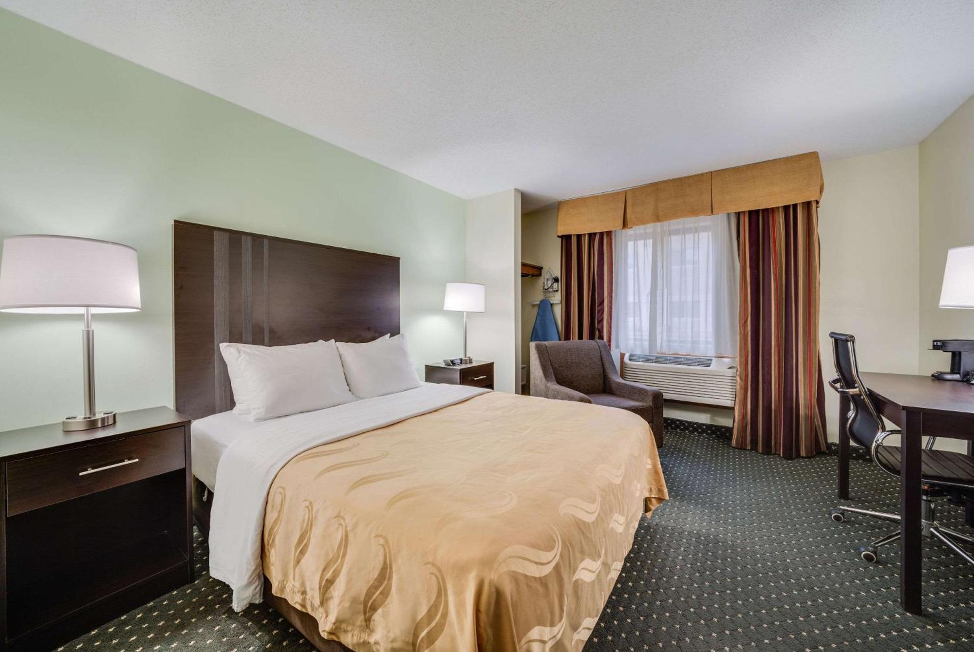 Quality Inn & Suites South Sioux Falls Bagian luar foto